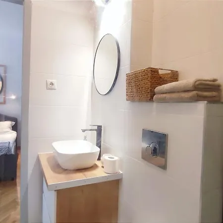 Isac 15 Apartment